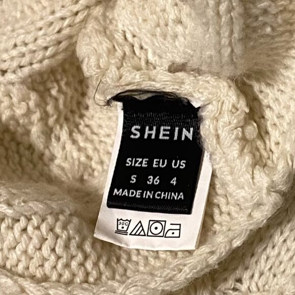 Cropped Cable Knit Turtleneck - Picture 4 of 7